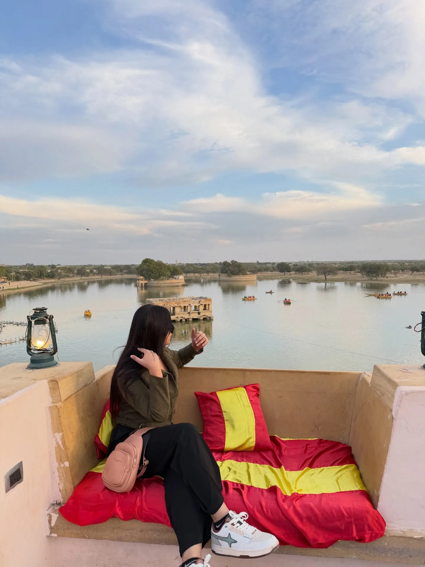 Open serene horizon and calm atmosphere in rural Jaisalmer