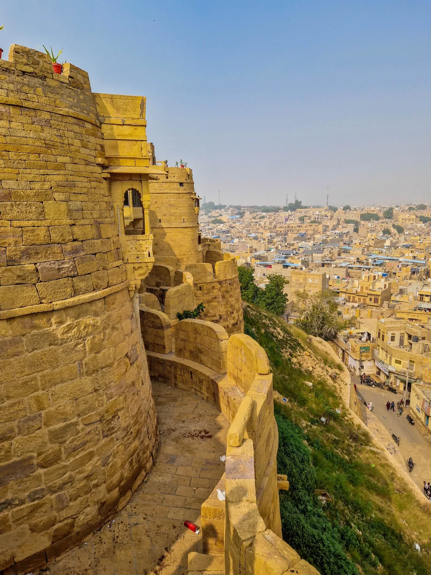 Long-distance rail and air arrival corridor into Jaisalmer